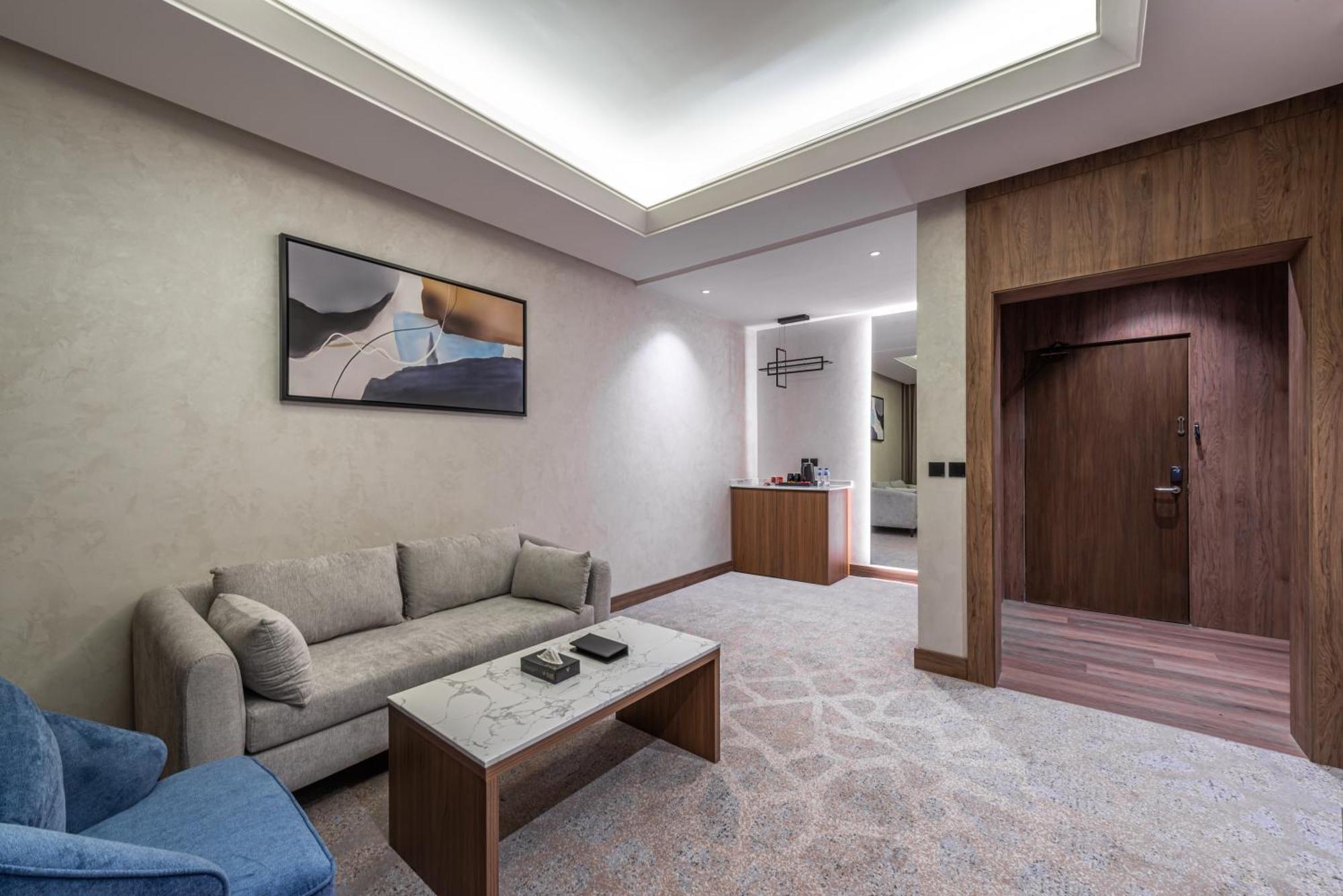Hotel Voyage & 4*