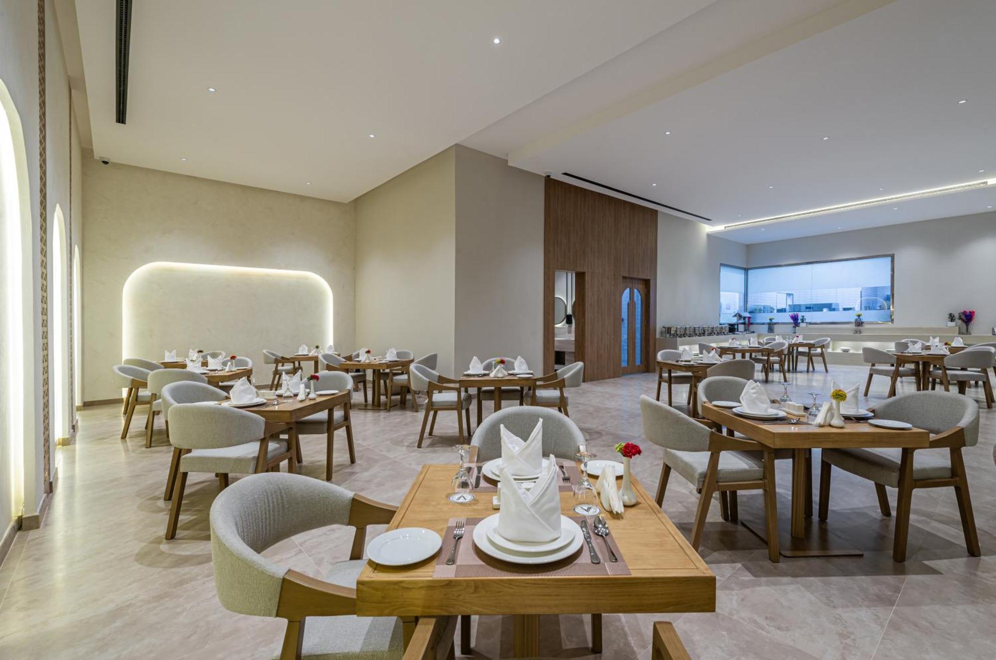 Hotel Voyage & 4*