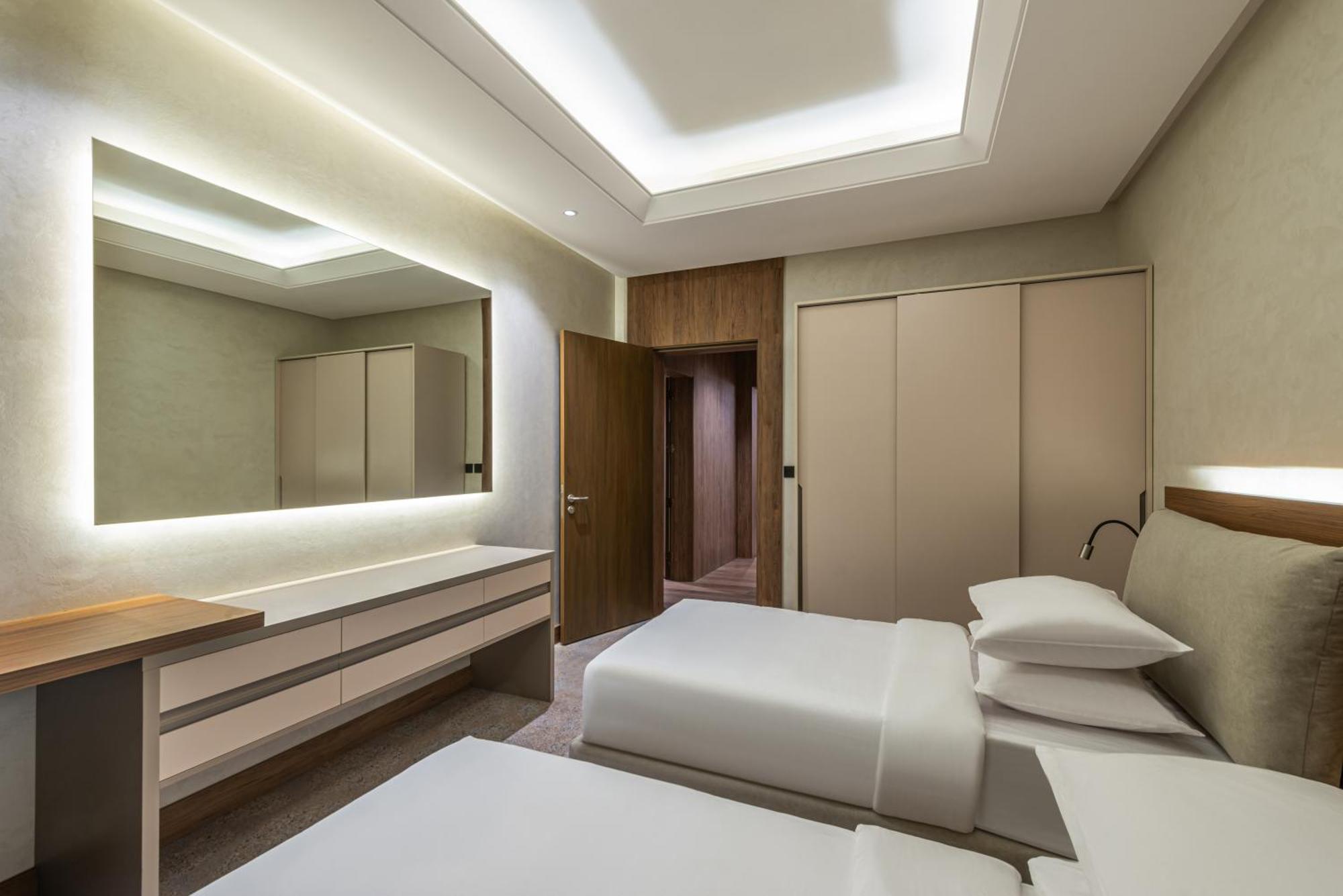 Hotel Voyage & 4*