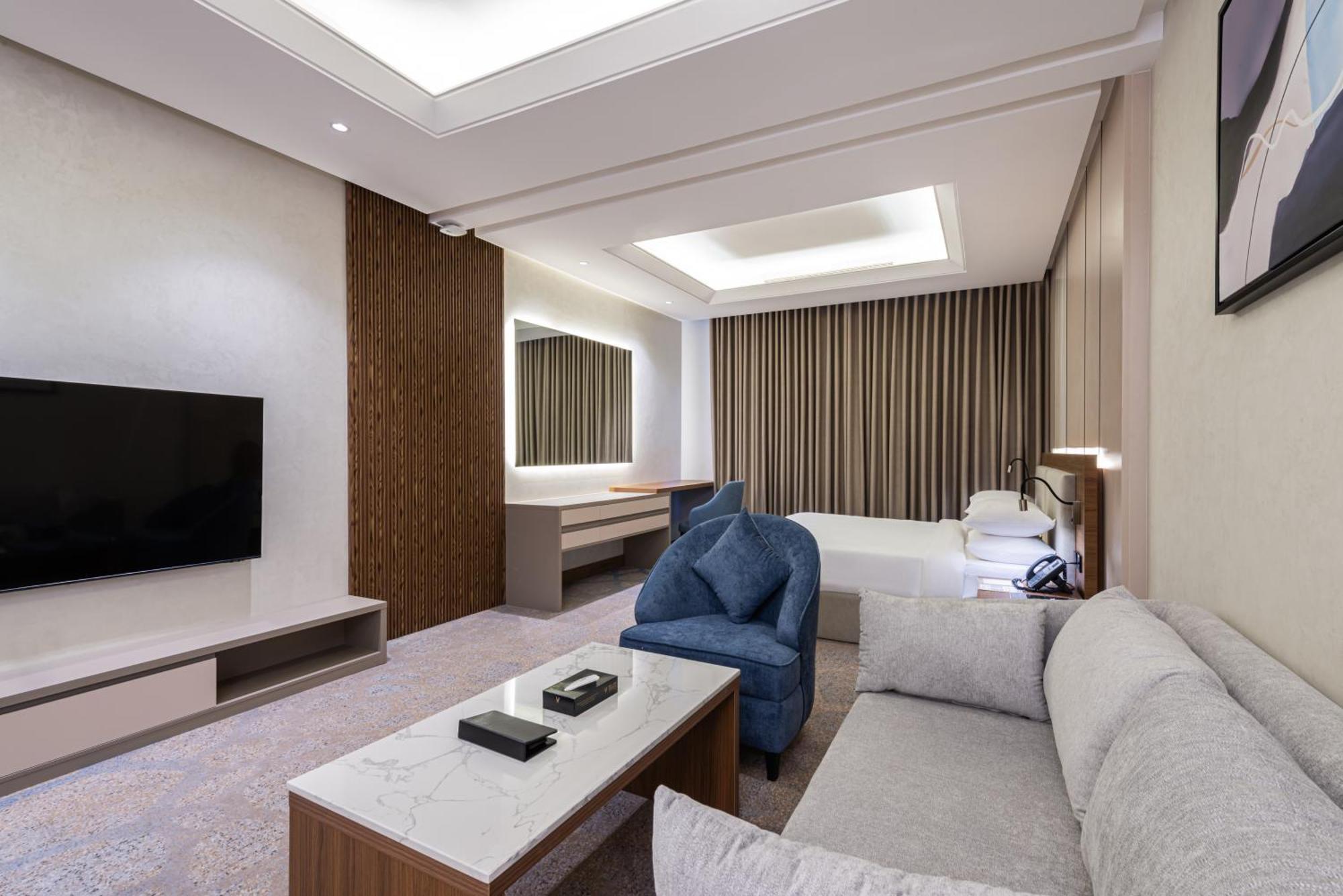 Voyage & Hotel 4*
