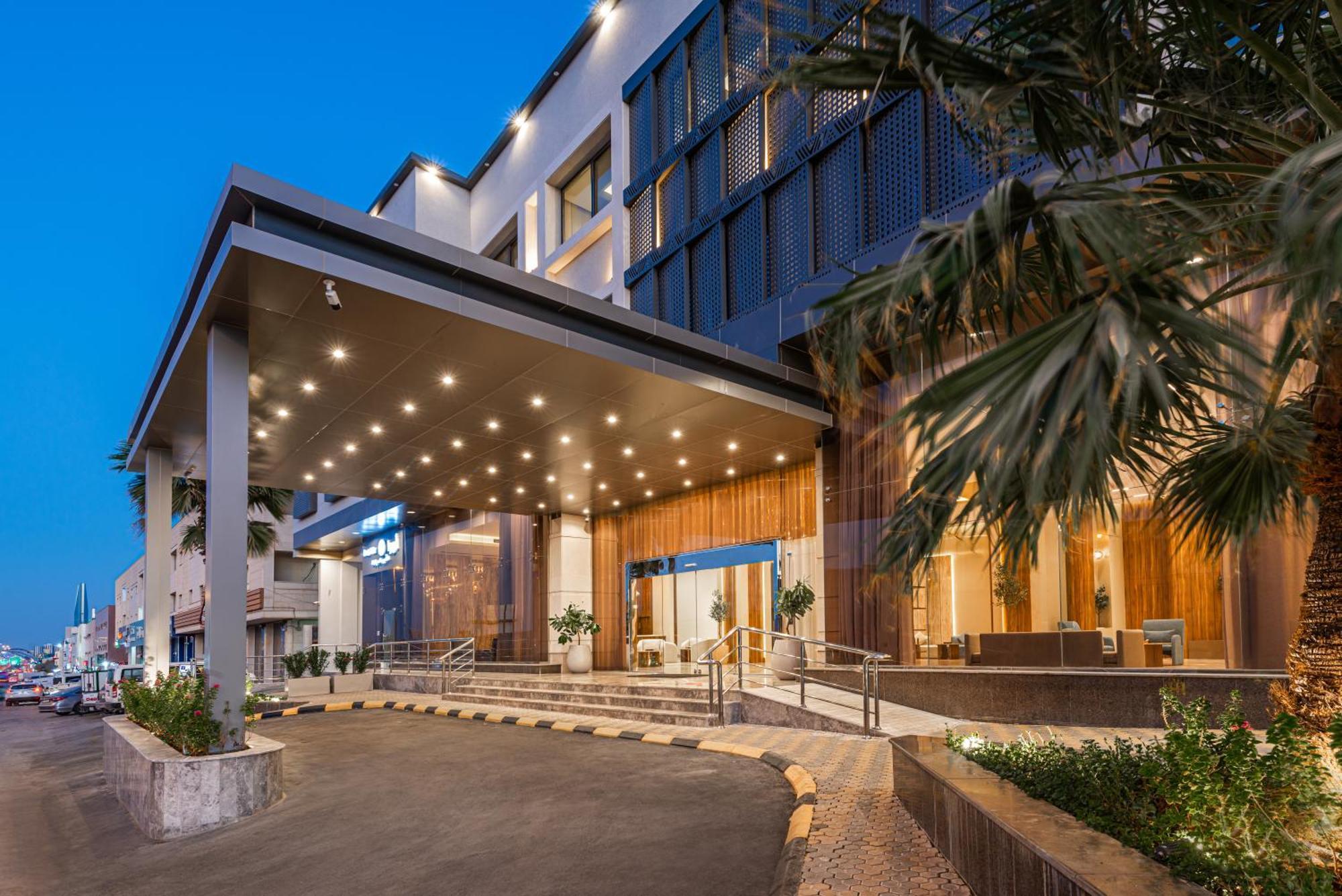Voyage & Hotel 4*